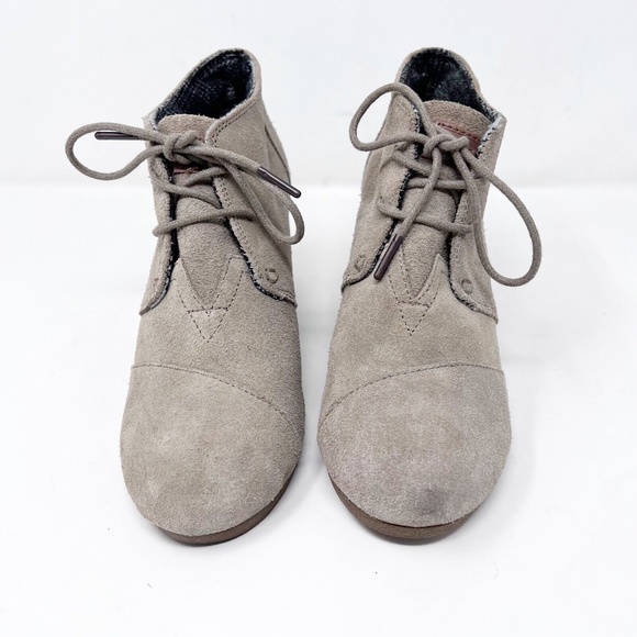 Toms Shoes - Toms Women's Size 8.5 Wedge Ankle Boots Chukka Desert Tan Suede Beige